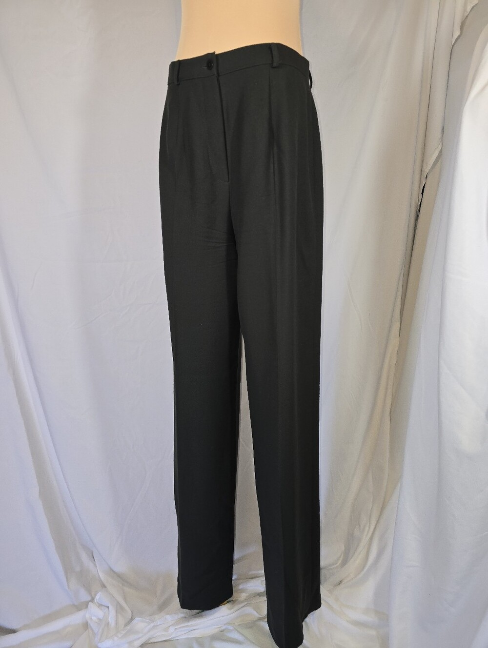Georgio Studio Women's Green Trousers - Classic Tailored Fit